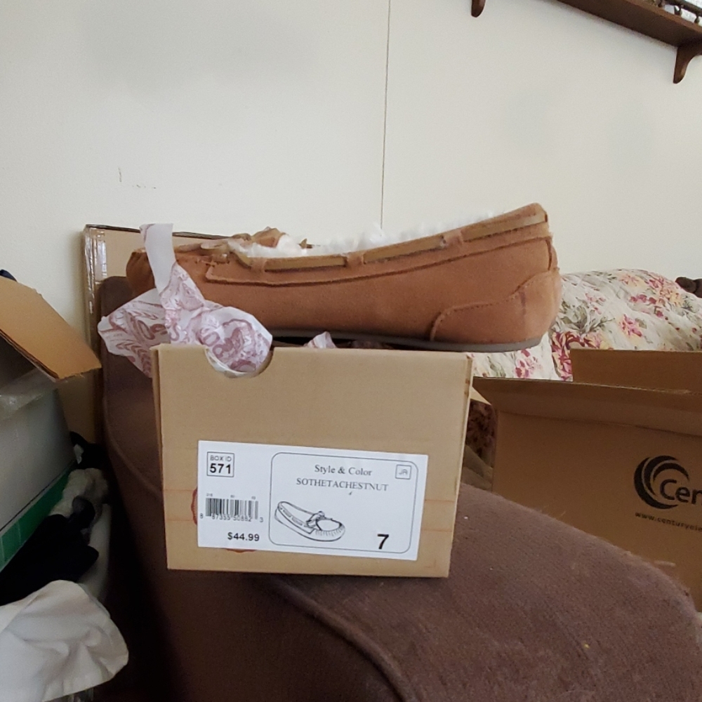Shoes - Picture 2 of 2